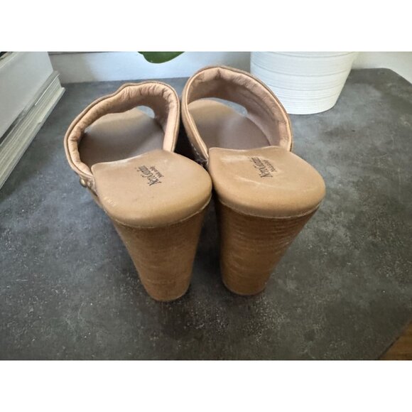 NWOB Nero Giardini Clog Size 7 - Picture 4 of 8